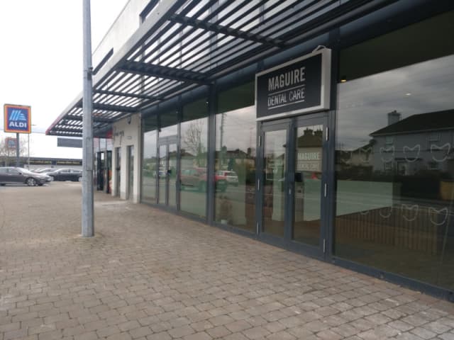 Entrance Maguire Dental Care 640x480